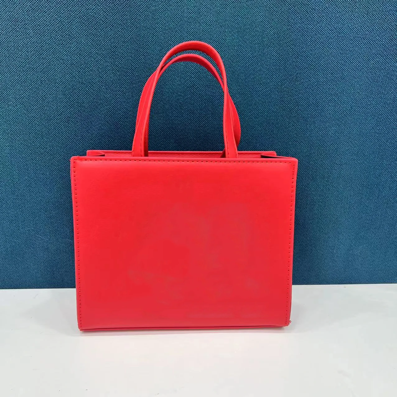 H4b6c56733bd54f3892695ffd5f6f1b196.webp European and American Trendy Women's Tote Bag Custom logo Outdoor Shopping Working PU Handbag - Red, customization - Image 1